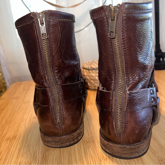 Frye - Engineer Boot - Men’s Size 12D - Leather is so soft inside and out - Picture 3 of 5